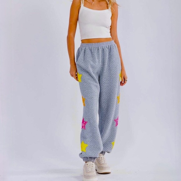 WOMEN'S ELASTIC WAIST FRONT POCKET SEQUINS STARS DETAILED SWEATPANTS Large - Picture 3 of 8